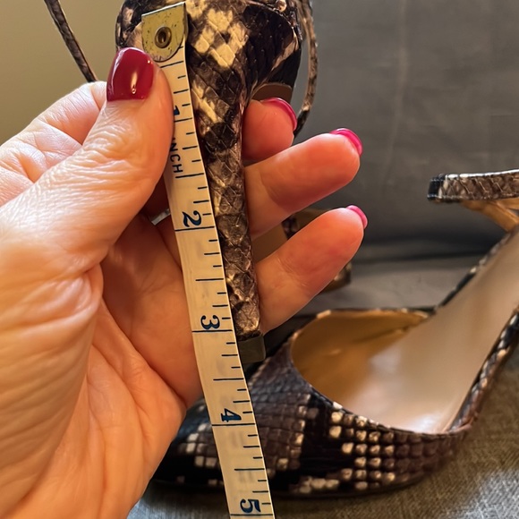 Banana Republic Madi pointed toe heels - Size 7.5 - Picture 5 of 7